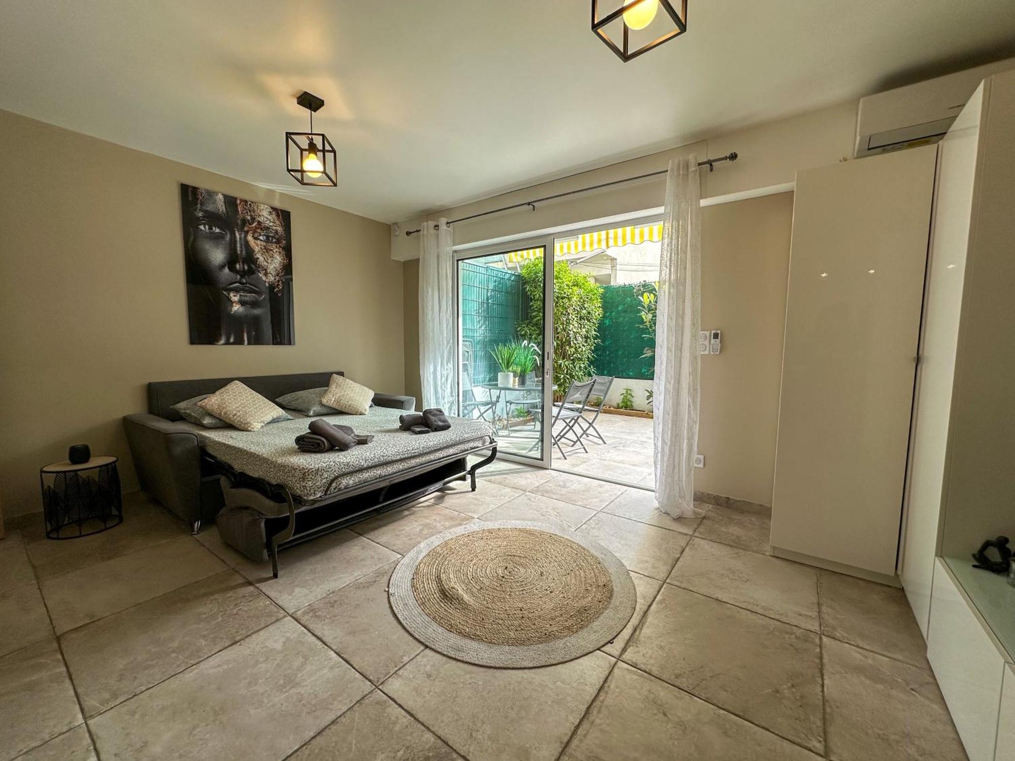 Cosy Madrid, Appartement Proche De La Mer Cannes Exteriör bild