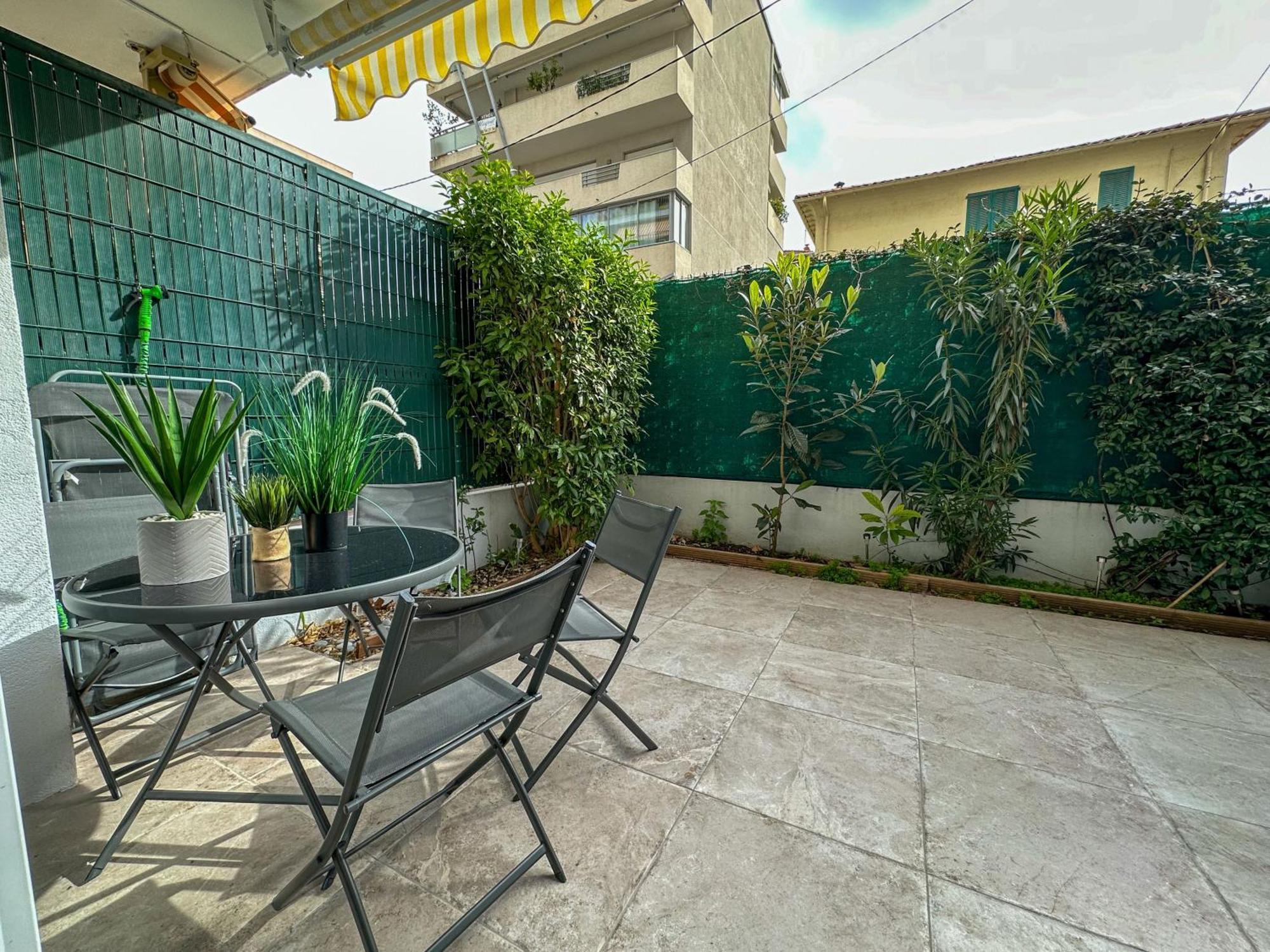 Cosy Madrid, Appartement Proche De La Mer Cannes Exteriör bild