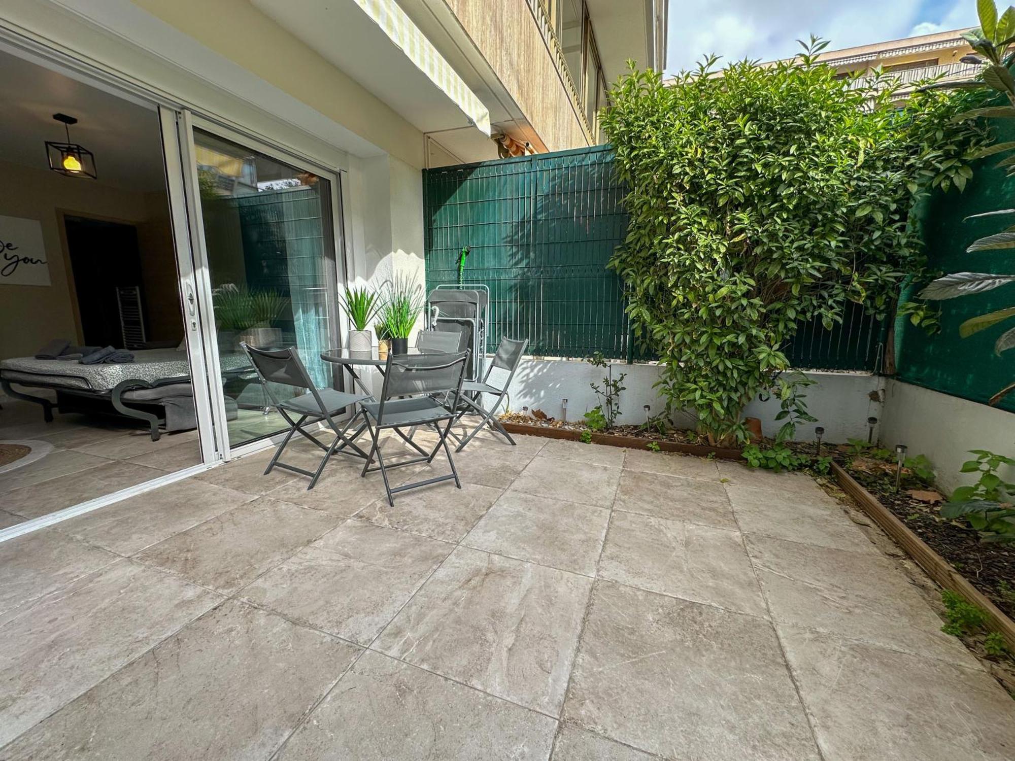 Cosy Madrid, Appartement Proche De La Mer Cannes Exteriör bild