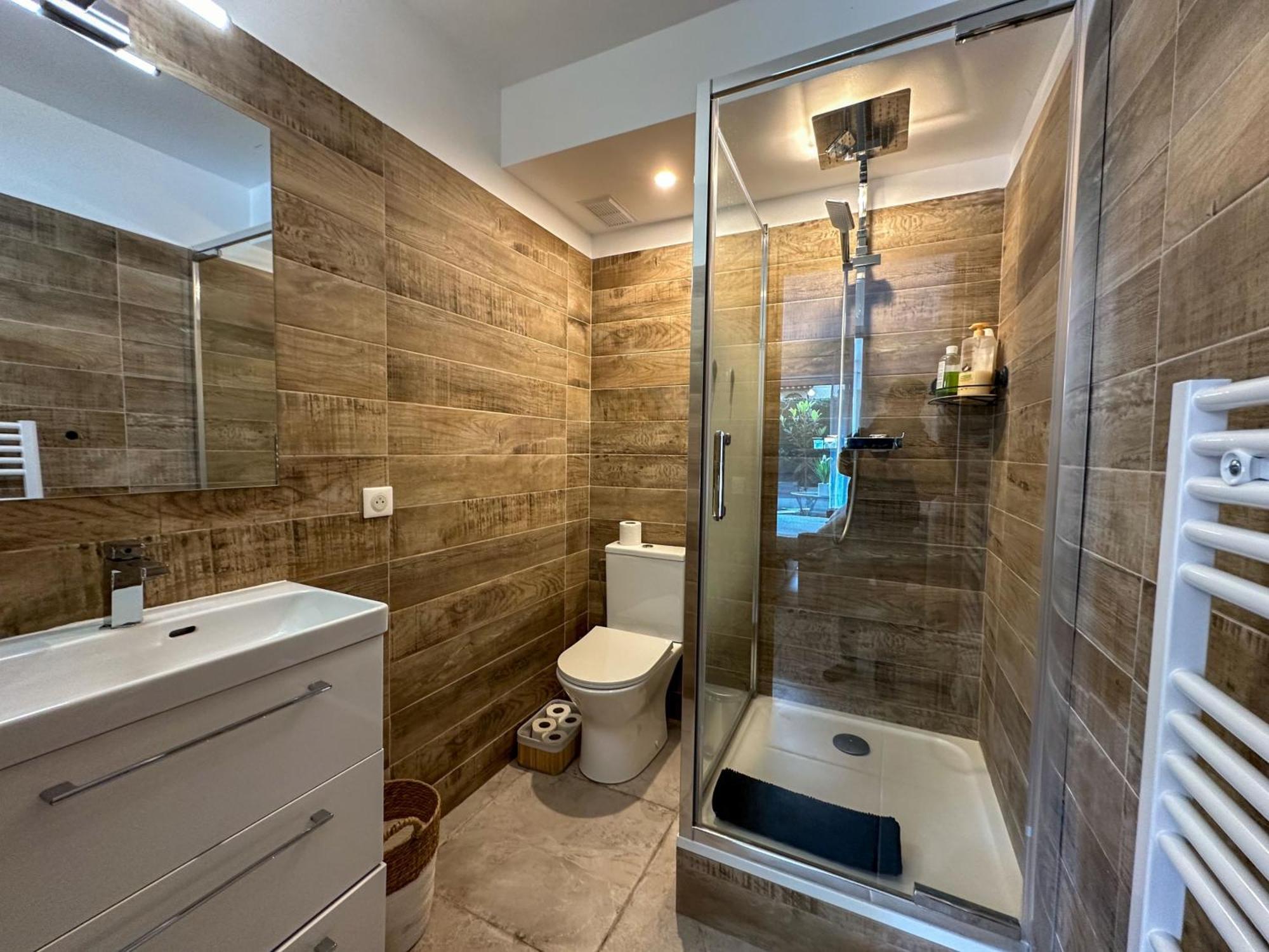 Cosy Madrid, Appartement Proche De La Mer Cannes Exteriör bild