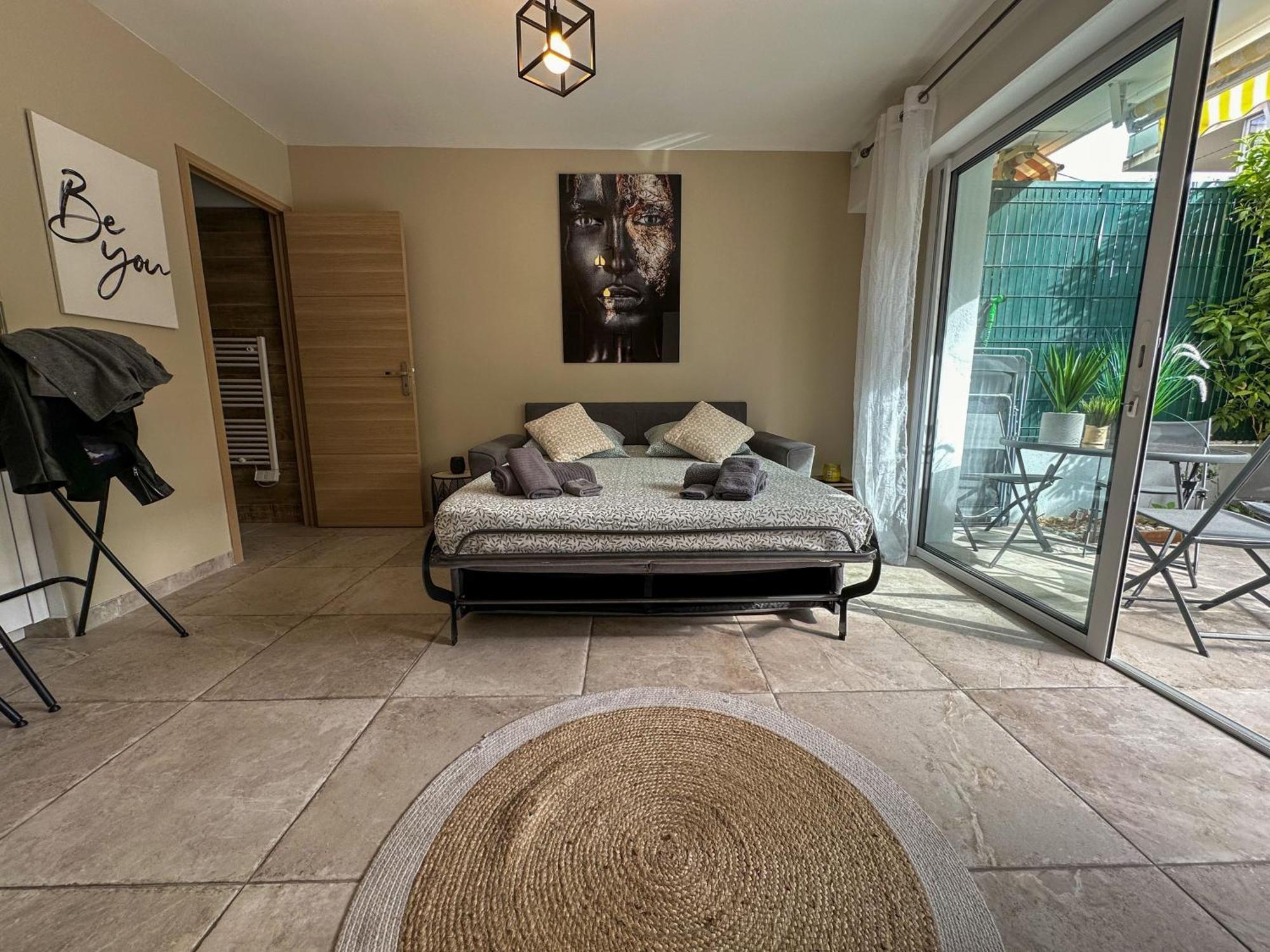Cosy Madrid, Appartement Proche De La Mer Cannes Exteriör bild